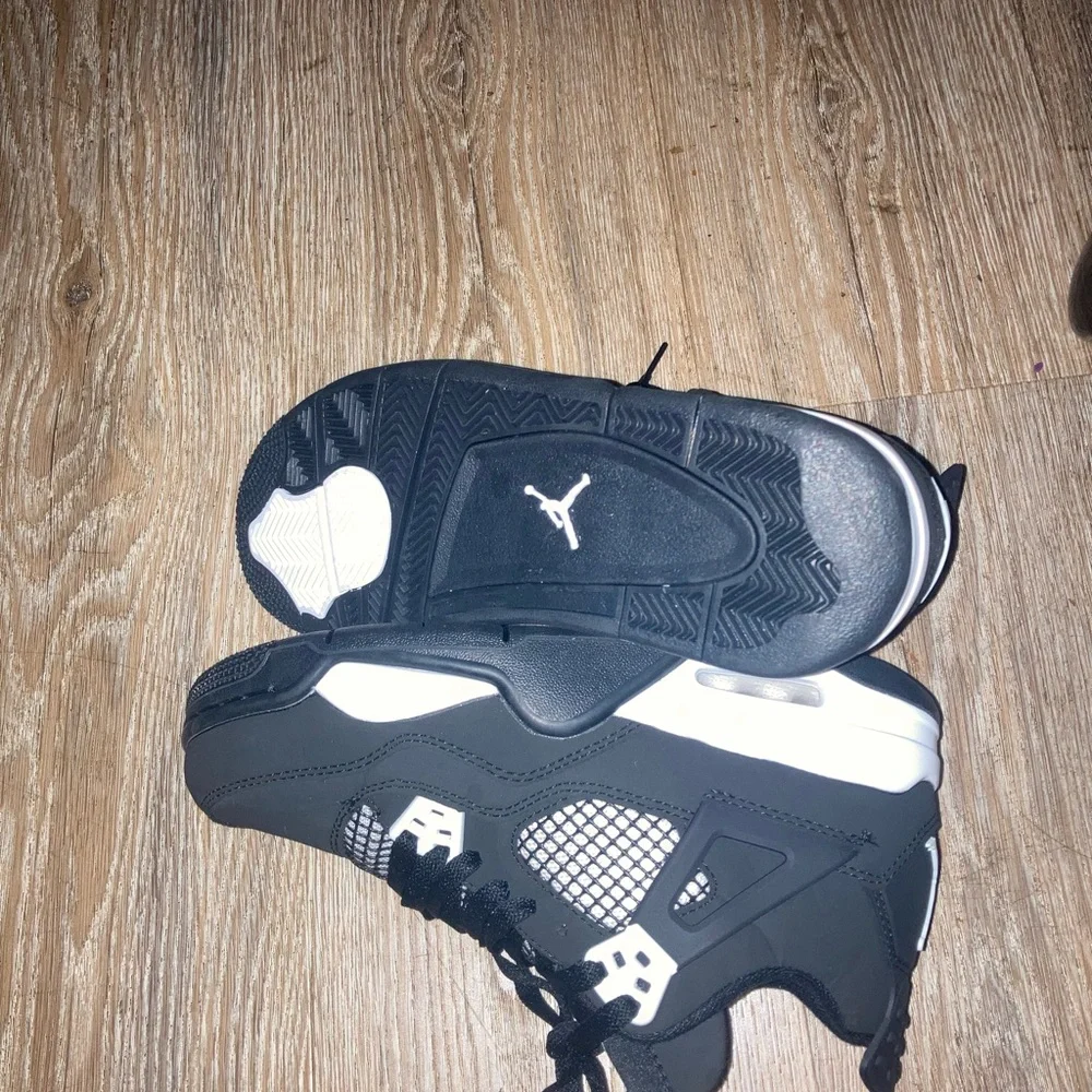 Brandnew Jorden’s - Picture 1 of 3